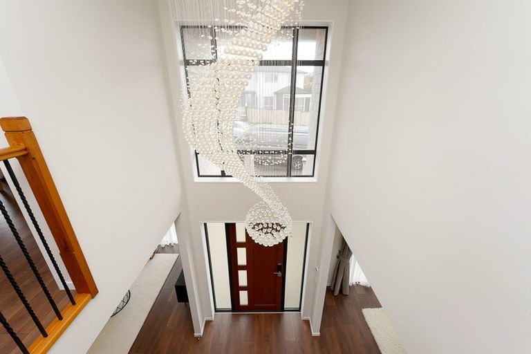 Photo of property in 108 San Valentino Drive, Henderson, Auckland, 0612