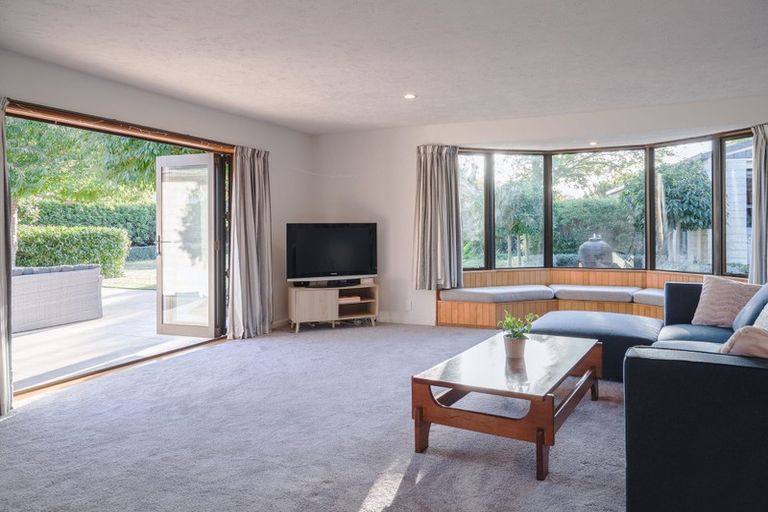 Photo of property in 10 Ludlow Place, Parklands, Christchurch, 8083