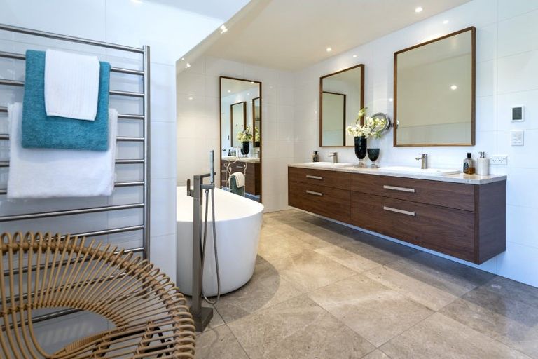 Photo of property in 38 Porterfield Road, Whitford, Howick, 2571