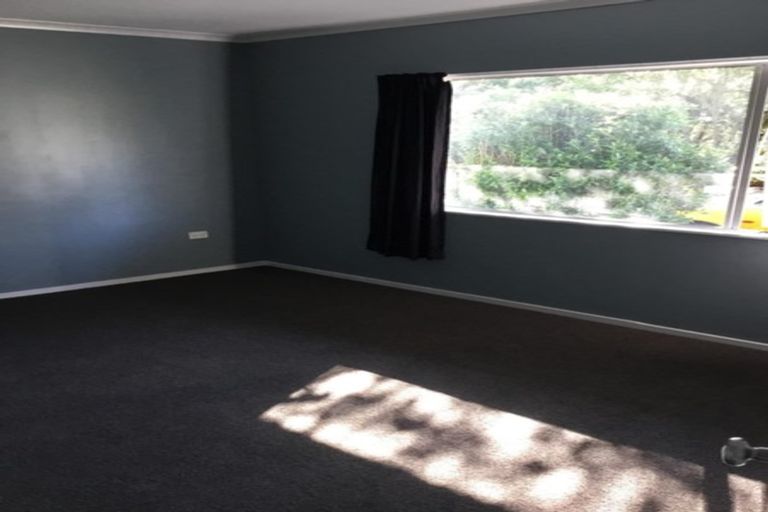 Photo of property in 1 Farrier Grove, Featherston, 5710