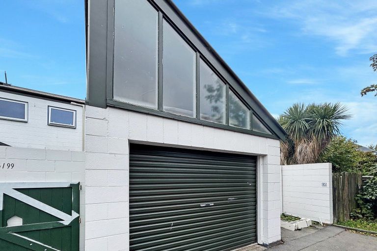 Photo of property in 1/99 Aikmans Road, Merivale, Christchurch, 8014
