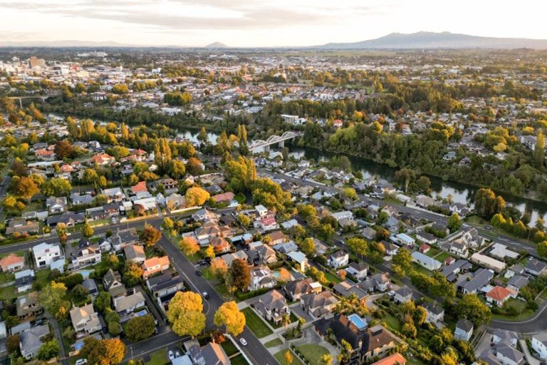 Photo of property in 21 Dalethorpe Avenue, Fairfield, Hamilton, 3214