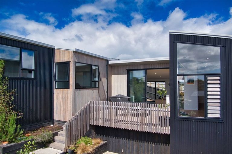 Photo of property in 32 Northcoast Place, Mangawhai Heads, Mangawhai, 0505