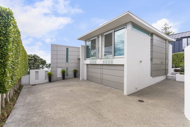 Photo of property in 11a Bournemouth Terrace, Murrays Bay, Auckland, 0630