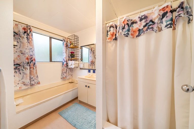 Photo of property in 20 Roys Road, Plimmerton, Porirua, 5026