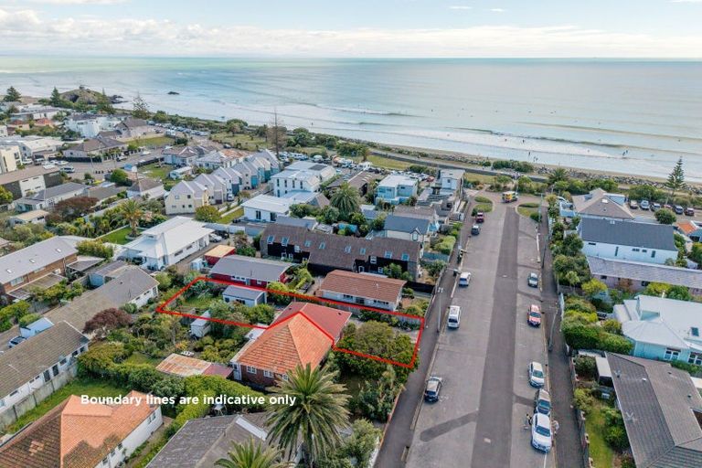 Photo of property in 10 Stoke Street, Sumner, Christchurch, 8081