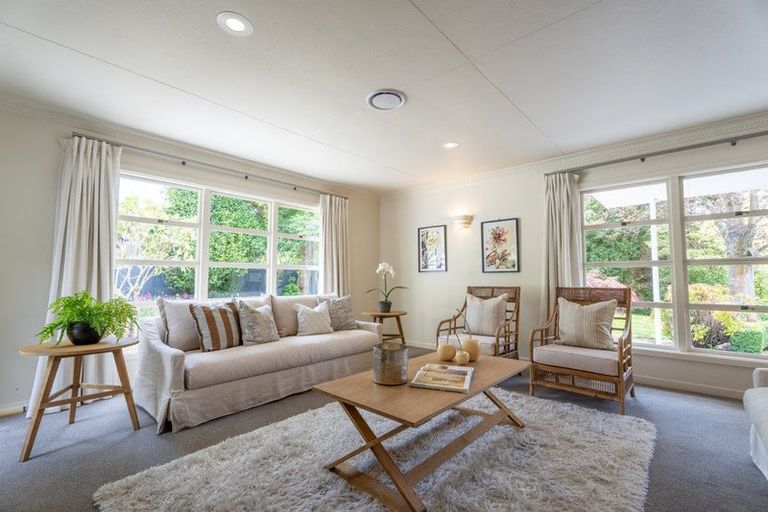 Photo of property in 8 Tuirau Place, Ilam, Christchurch, 8041