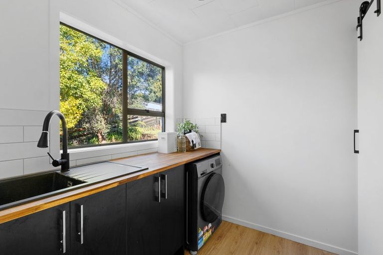 Photo of property in 9 Cabot Place, Frankleigh Park, New Plymouth, 4310