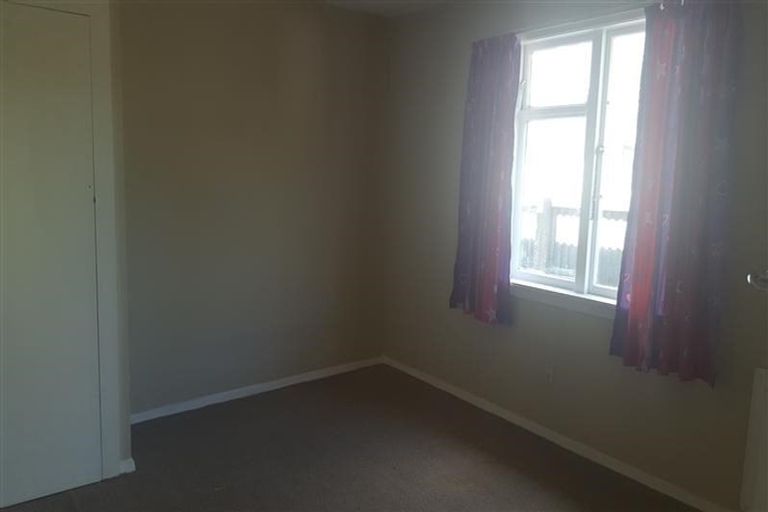 Photo of property in 34 Farquhars Road, Redwood, Christchurch, 8051