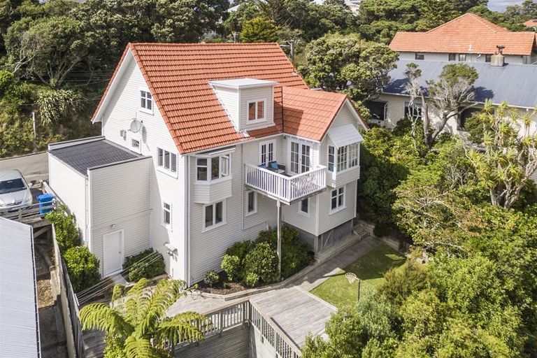 Photo of property in 12 Moana Road, Kelburn, Wellington, 6012