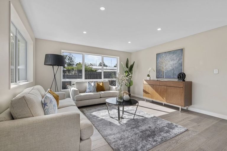 Photo of property in 538a Glenfield Road, Glenfield, Auckland, 0629