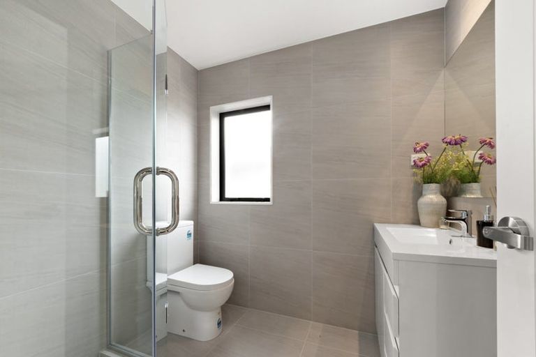 Photo of property in 5/237 Swanson Road, Henderson, Auckland, 0610