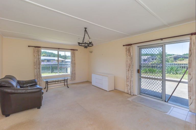 Photo of property in 38 Te Kiri Street, Himatangi Beach, Foxton, 4891
