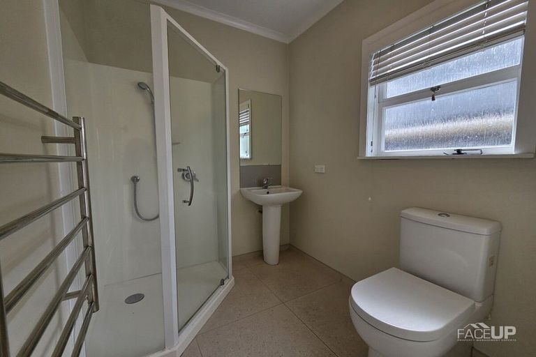 Photo of property in 1/16 Northcote Road, Takapuna, Auckland, 0622
