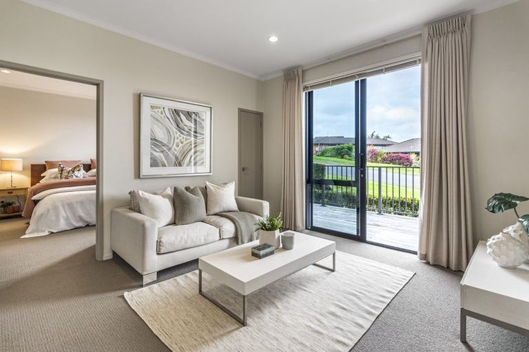 Photo of property in 2 Ashburn Close, Orewa, 0931