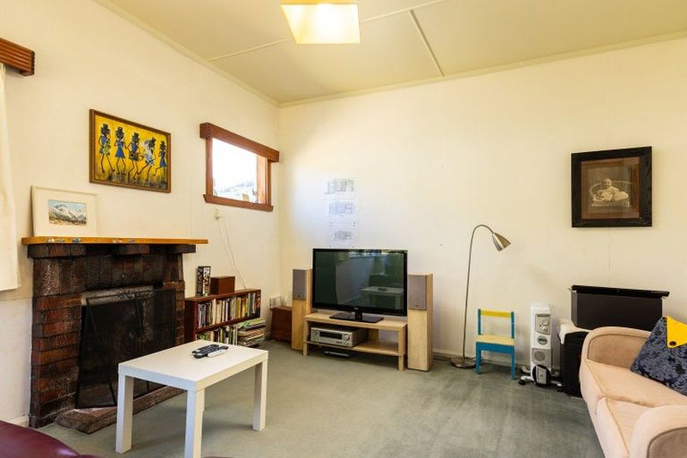 Photo of property in 65 Broadway, Picton, 7220