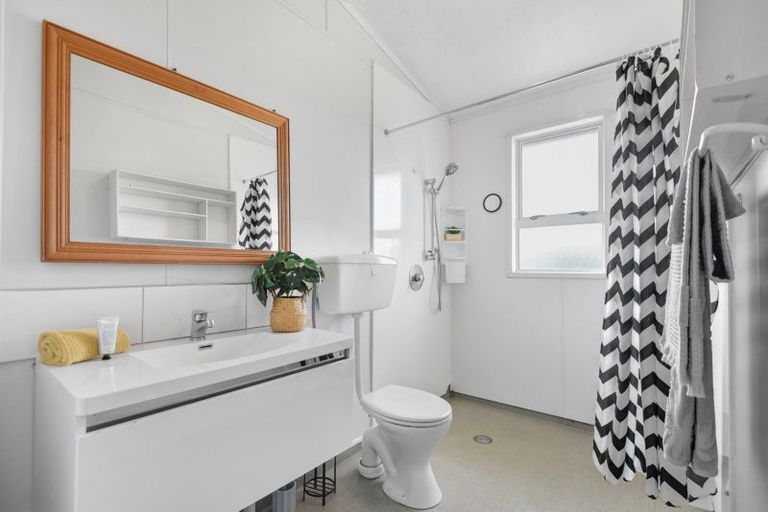 Photo of property in 4 Coleman Avenue, Waverley, 4591