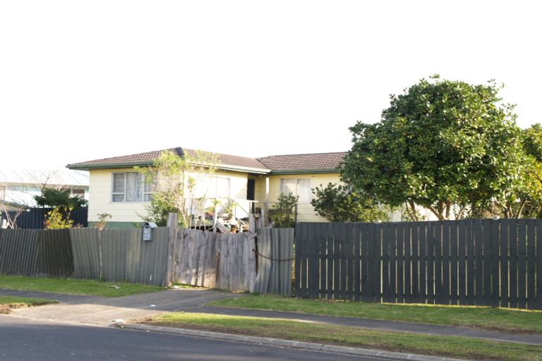 Photo of property in 45 Chelburn Crescent, Mangere East, Auckland, 2024