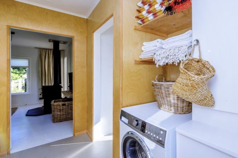 Photo of property in 18 The Avenue, Otaki Beach, Otaki, 5512