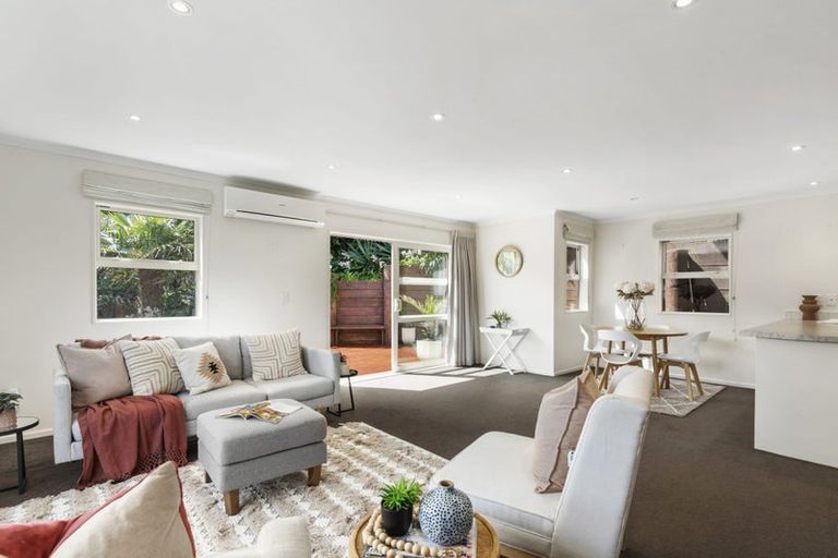 Photo of property in 3a Frobisher Street, Island Bay, Wellington, 6023