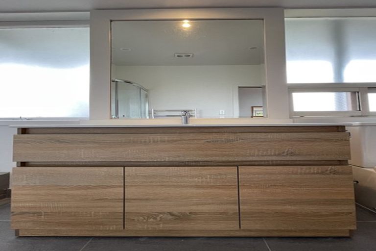 Photo of property in 71 Tiroroa Avenue, Te Atatu South, Auckland, 0610