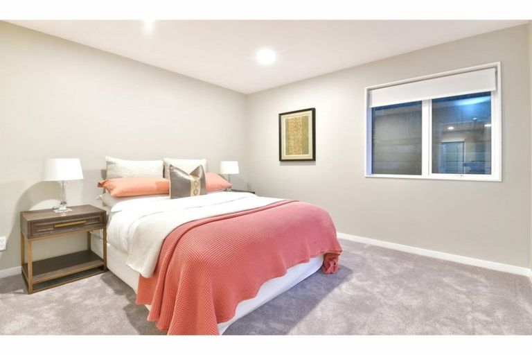 Photo of property in 12 Seaview Crescent, Hatfields Beach, Orewa, 0931