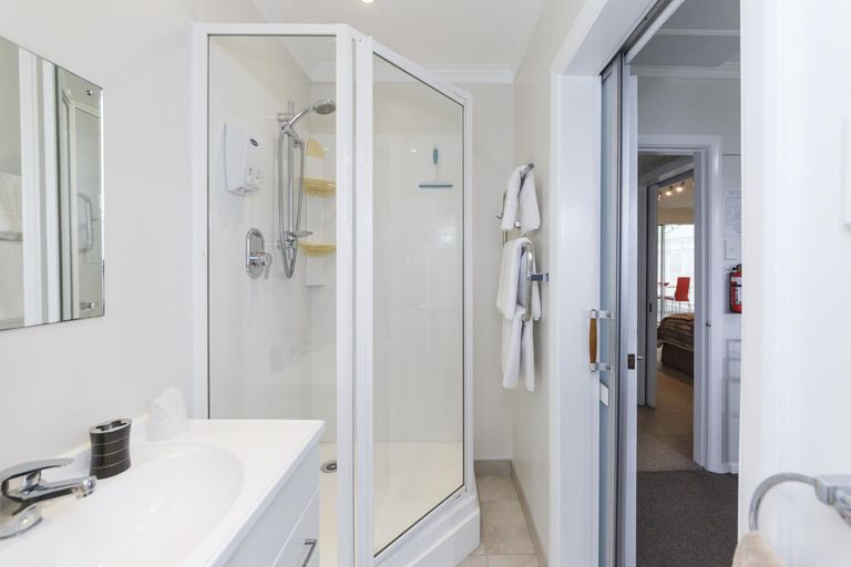 Photo of property in 10 Opawa Place, Terrace End, Palmerston North, 4410