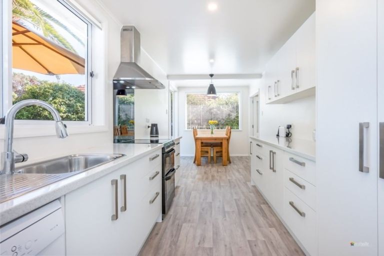 Photo of property in 26 Kapiti Crescent, Titahi Bay, Porirua, 5022