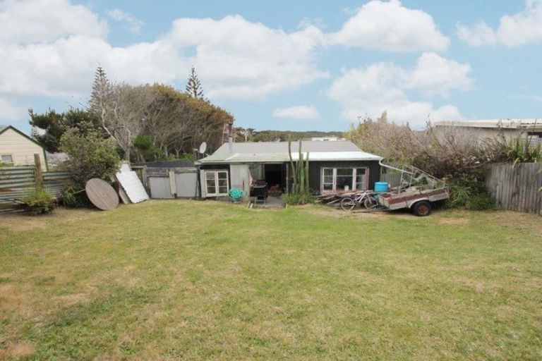 Photo of property in 30 Hunia Terrace, Himatangi Beach, Foxton, 4891