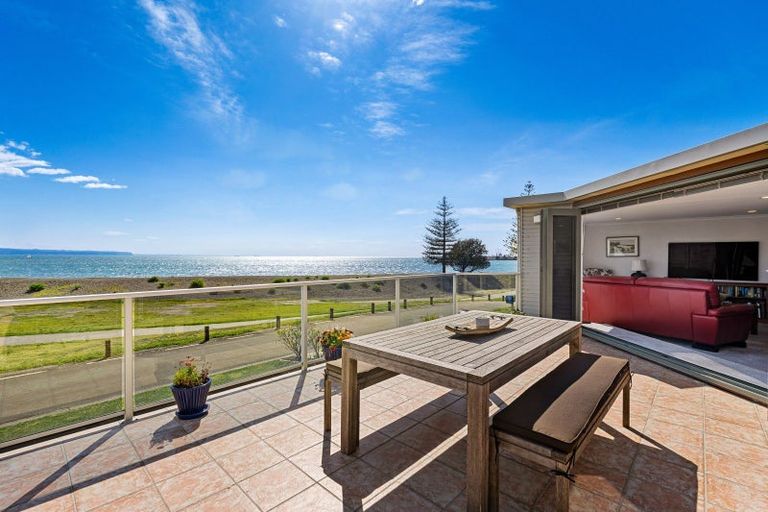 Photo of property in 2 North Terrace, Westshore, Napier, 4110