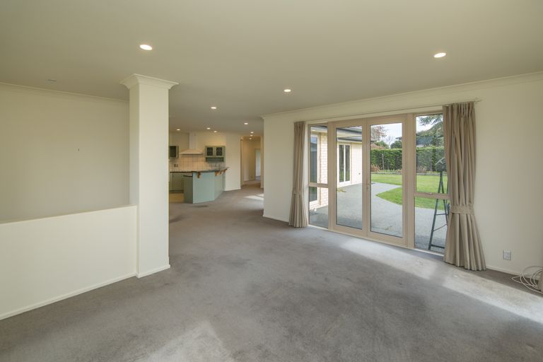 Photo of property in 15 Calvandra Grove, Rangiora, 7400