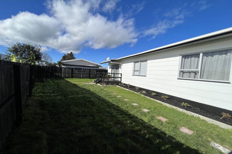 Photo of property in 2/2 Hatherley Place, Clendon Park, Auckland, 2103