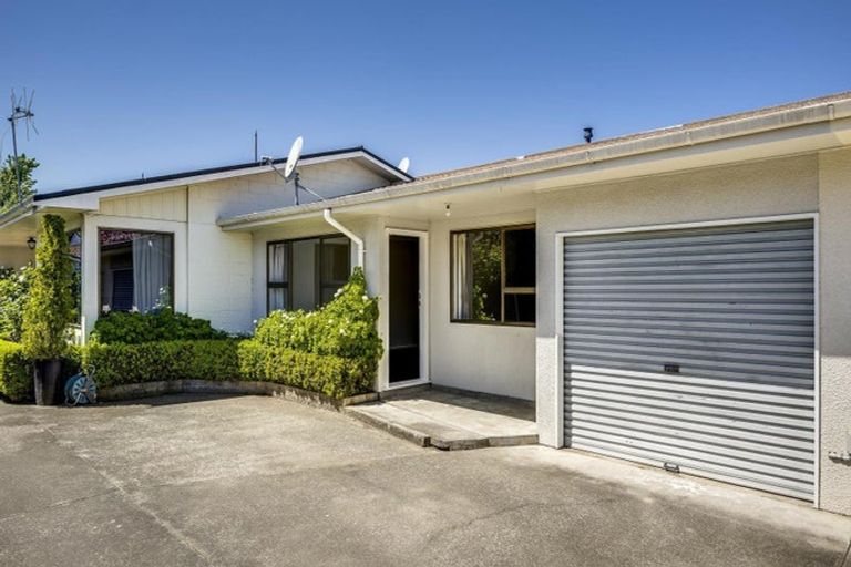 Photo of property in 2/802 Victoria Street, Parkvale, Hastings, 4122