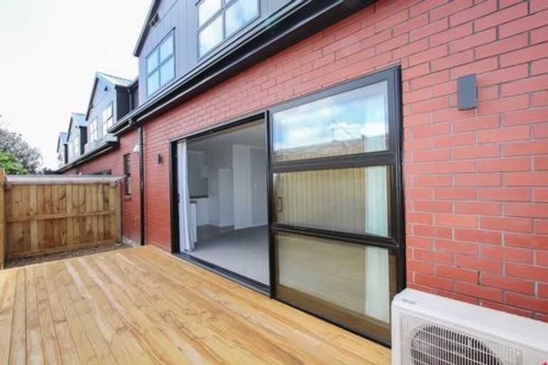 Photo of property in 4/3 Charlemont Street, Whitiora, Hamilton, 3200