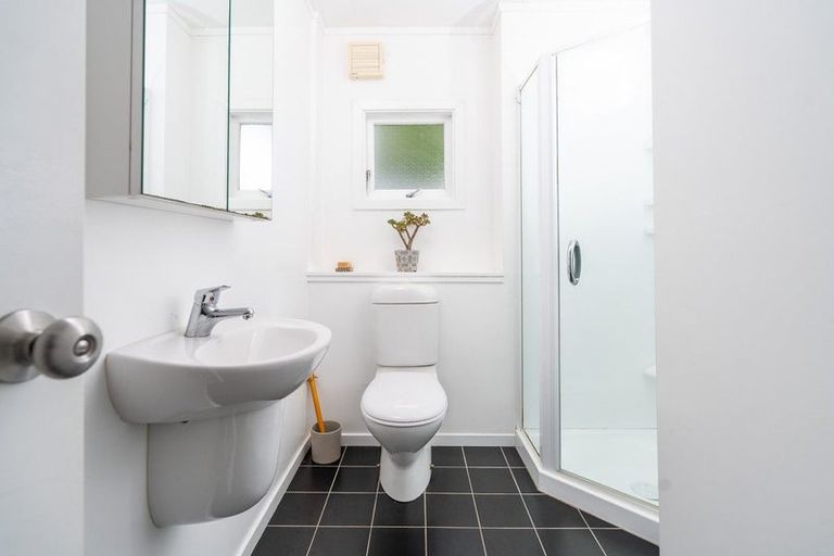 Photo of property in 111a Karori Road, Karori, Wellington, 6012