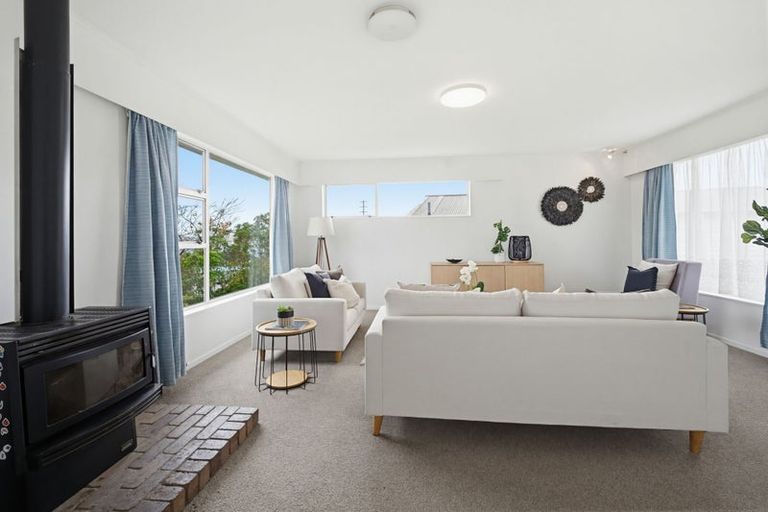 Photo of property in 77 Baylands Drive, Newlands, Wellington, 6037