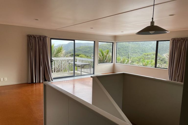Photo of property in 19 Rayner Road, Piha, New Lynn, 0772