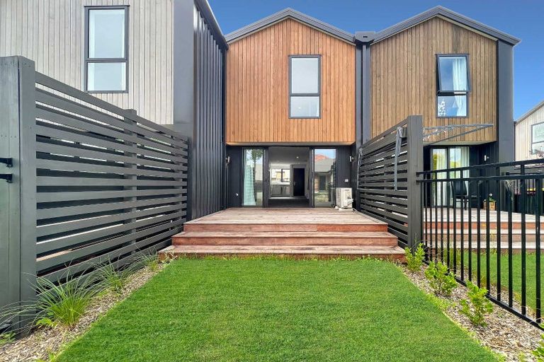 Photo of property in 2/111 Edgeware Road, St Albans, Christchurch, 8014