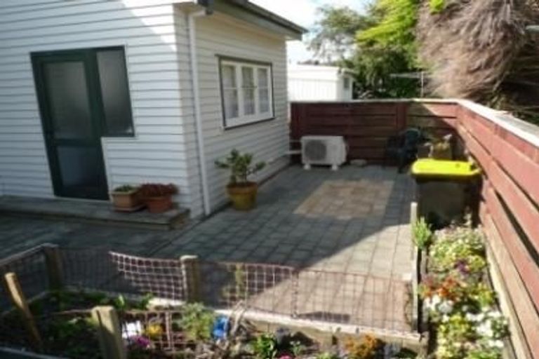 Photo of property in 20 Dr Taylor Terrace, Johnsonville, Wellington, 6037