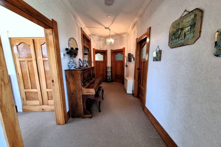 Photo of property in 8 Mcvicar Street, Tuatapere, 9620