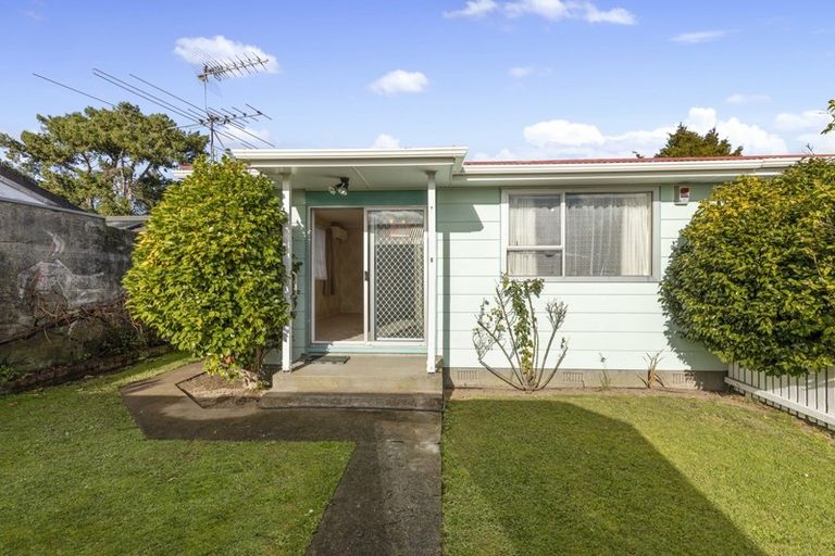 Photo of property in 49 Seddon Street, Wallaceville, Upper Hutt, 5018