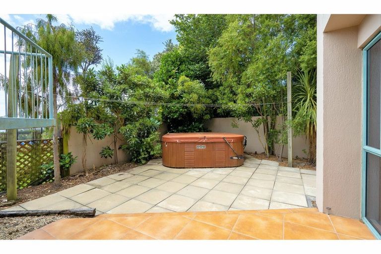 Photo of property in 229b Mount Pleasant Road, Mount Pleasant, Christchurch, 8081