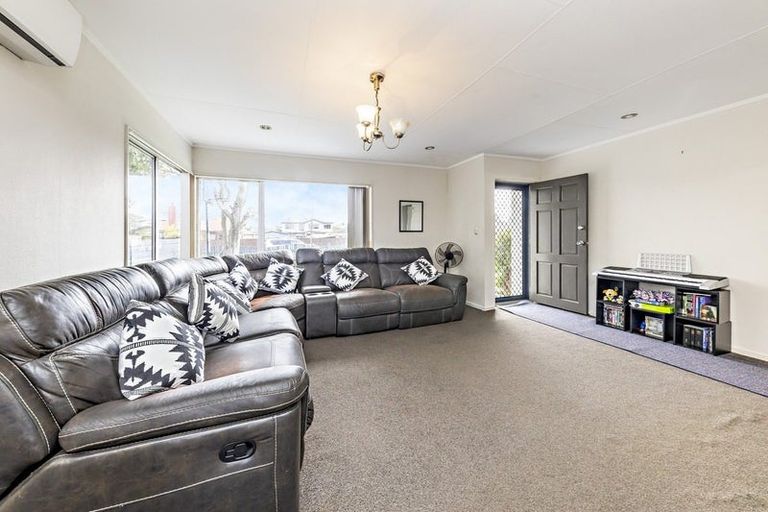 Photo of property in 2/1 Bledisloe Street, Papatoetoe, Auckland, 2104