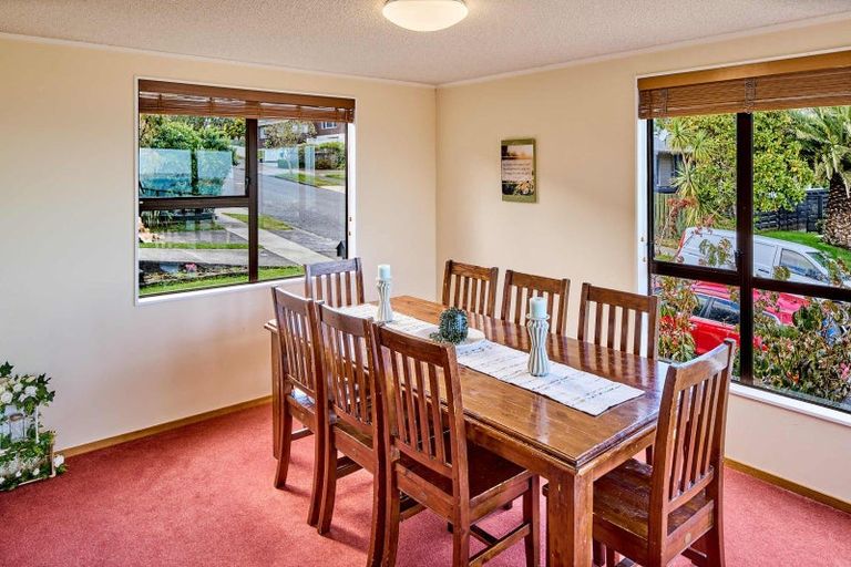 Photo of property in 16 Chestnut Grove, Maungaraki, Lower Hutt, 5010