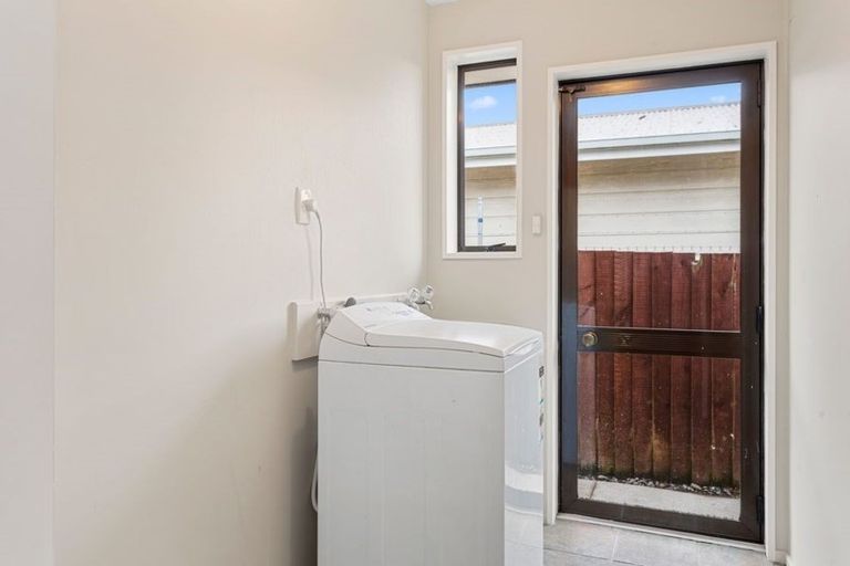 Photo of property in 2/22 Moffett Street, Islington, Christchurch, 8042