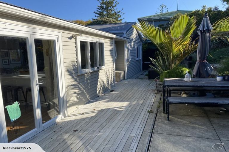 Photo of property in 71 Shakespear Road, Army Bay, Whangaparaoa, 0930