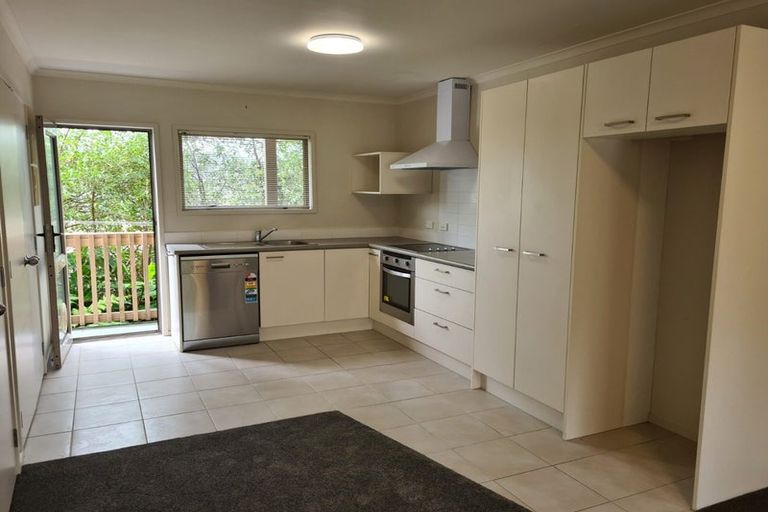 Photo of property in 15/94 Glengarry Road, Glen Eden, Auckland, 0602