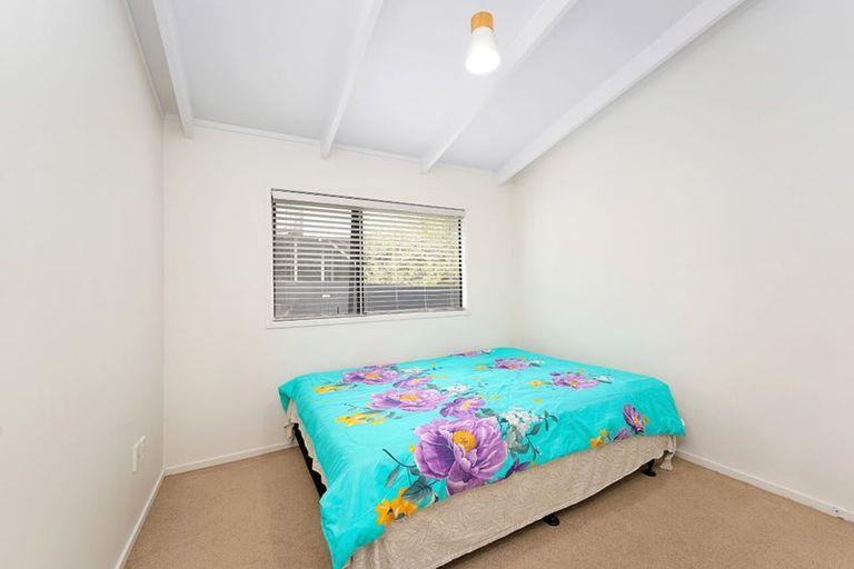 Photo of property in 30a Leo Street, Glen Eden, Auckland, 0602