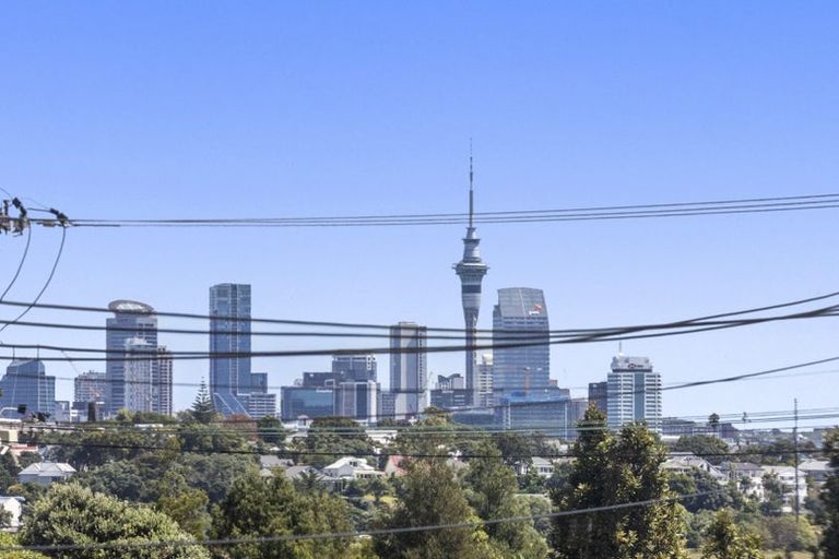 Photo of property in 6/40 Lake Road, Narrow Neck, Auckland, 0624