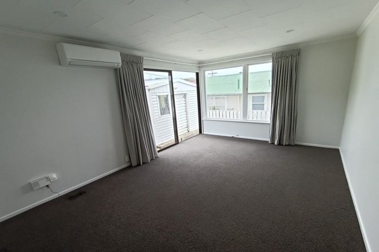 Photo of property in 45 Beazley Avenue, Paparangi, Wellington, 6037